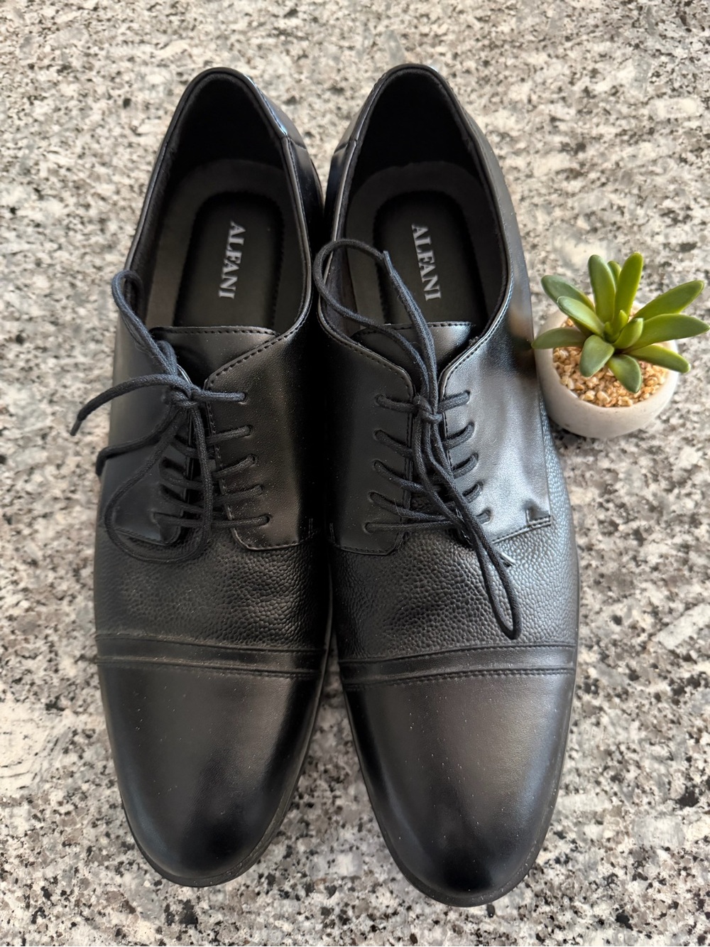 Alfani Men's 11M Black Cap-Toe Derby Oxfords EUC